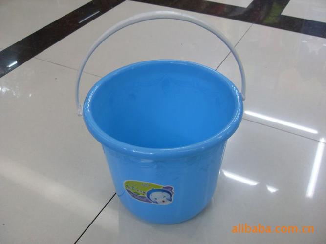 日用百货 家务清洁用具 水桶,水缸 批发供应塑料水桶 大中小花边水桶